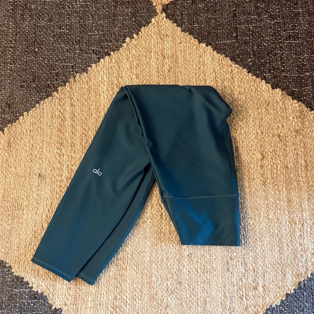 Alo yoga leggings in forest green